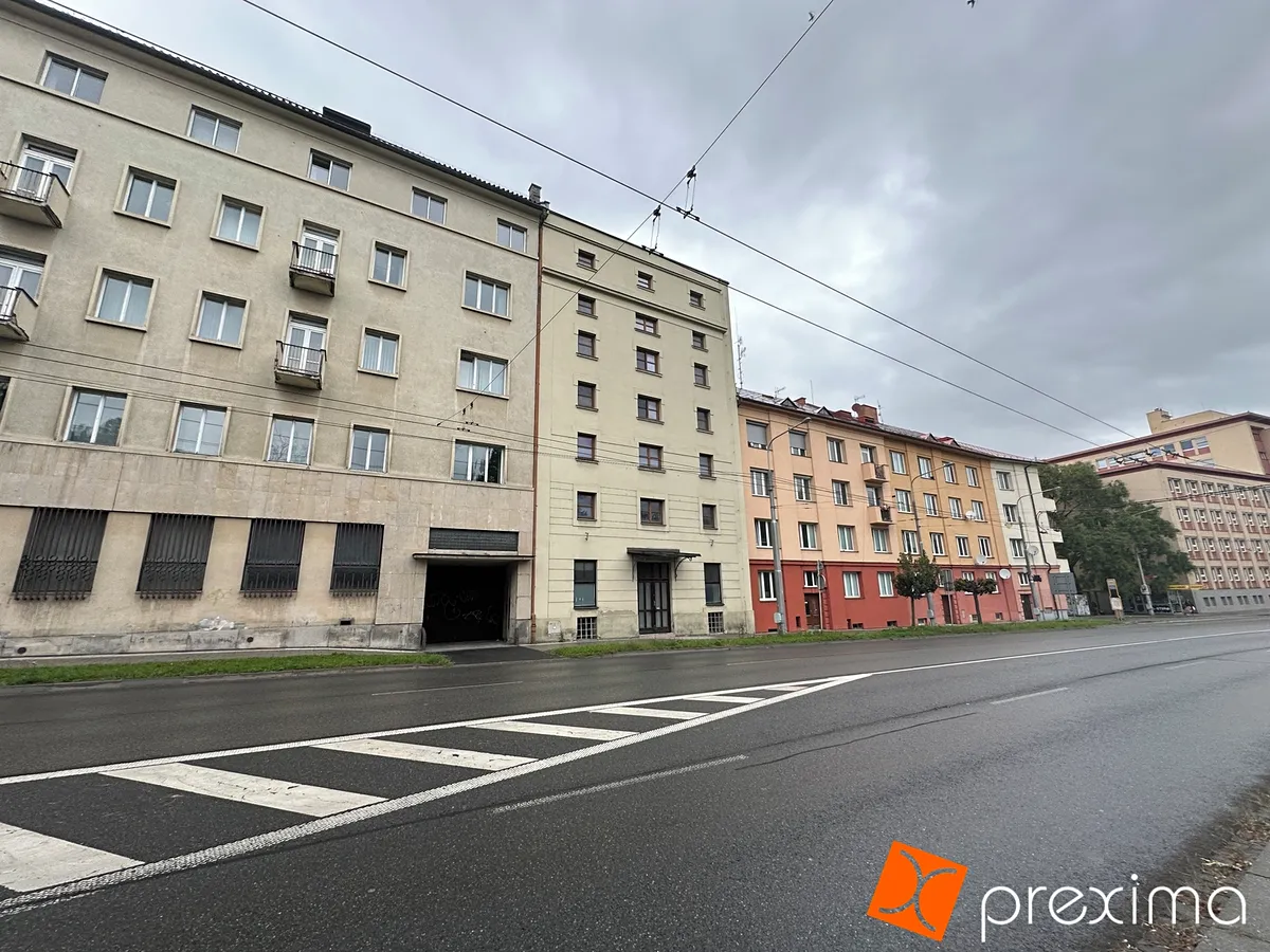 Prodej činžovního domu 2200 m²